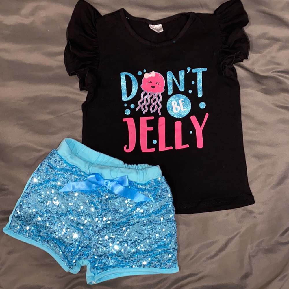 Girls matching short set
